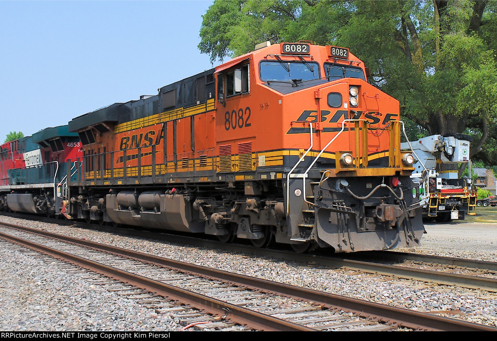 BNSF 8082